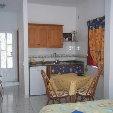 Flor De Lis Apartment *